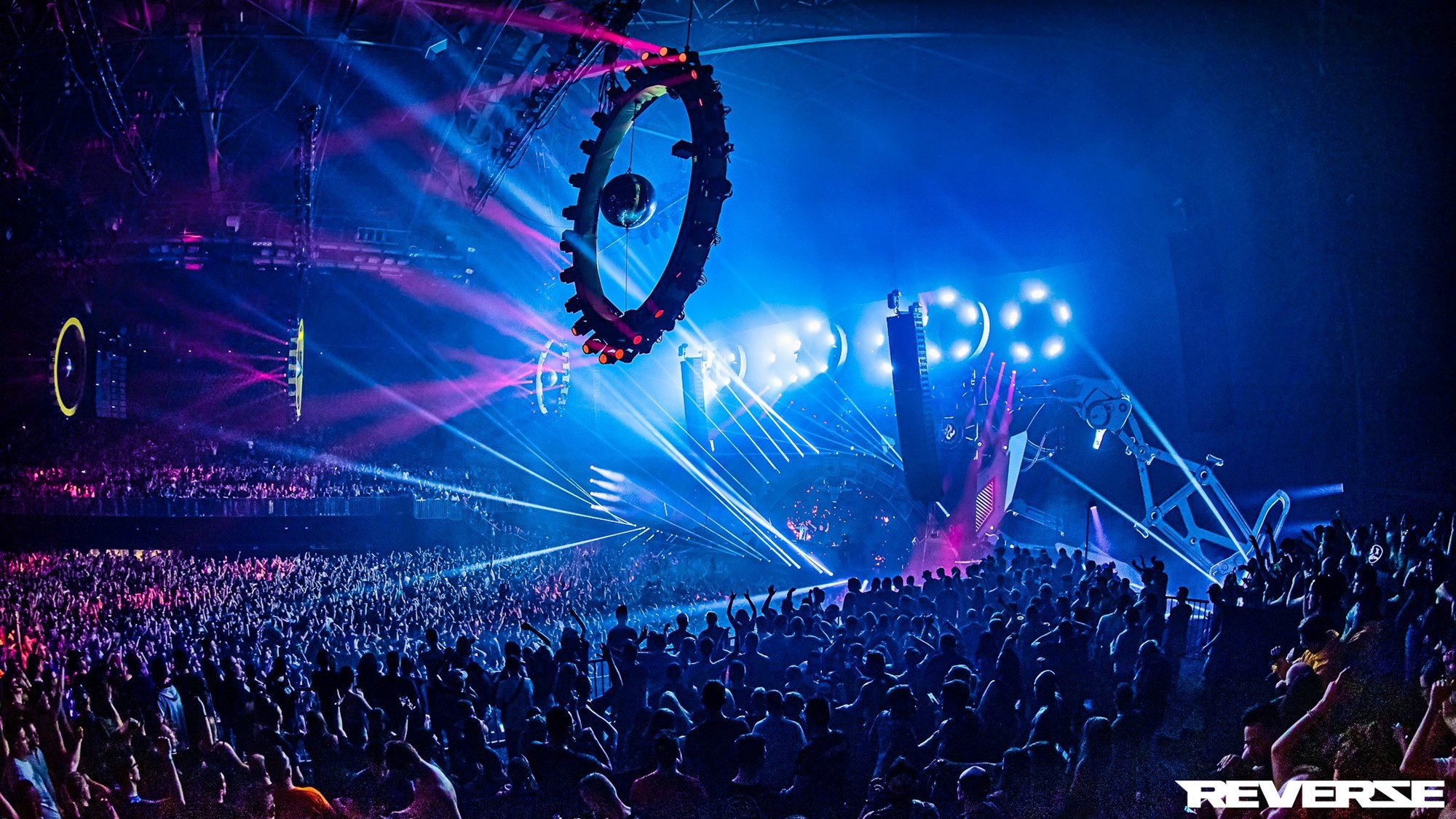 Epic hardstyle music festival revs up with LAcoustics L