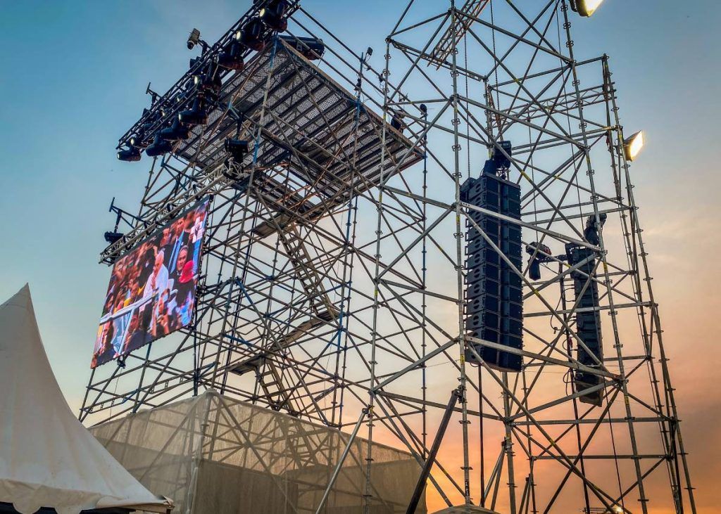 One of the 110 delay towers which bore 1,100 L-Acoustics loudspeakers, this one features a Kara II professional sound system