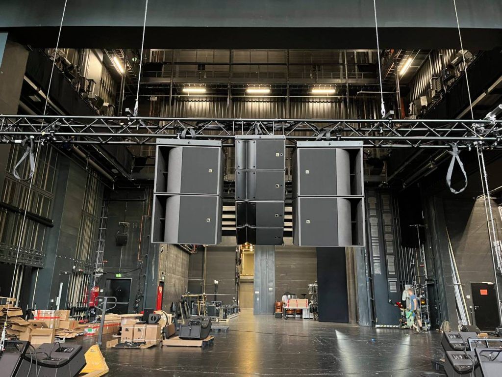 The L-ISA immersive technology was rapidly adopted by the Hans Otto Theatre technical team.