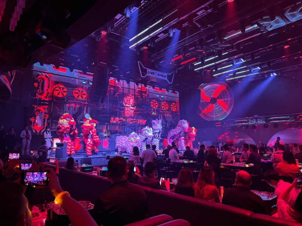 HaveFun Live Show is a new 10,000 sq ft live music venue in Singapore installed with L-Acoustics A Series concert sound system