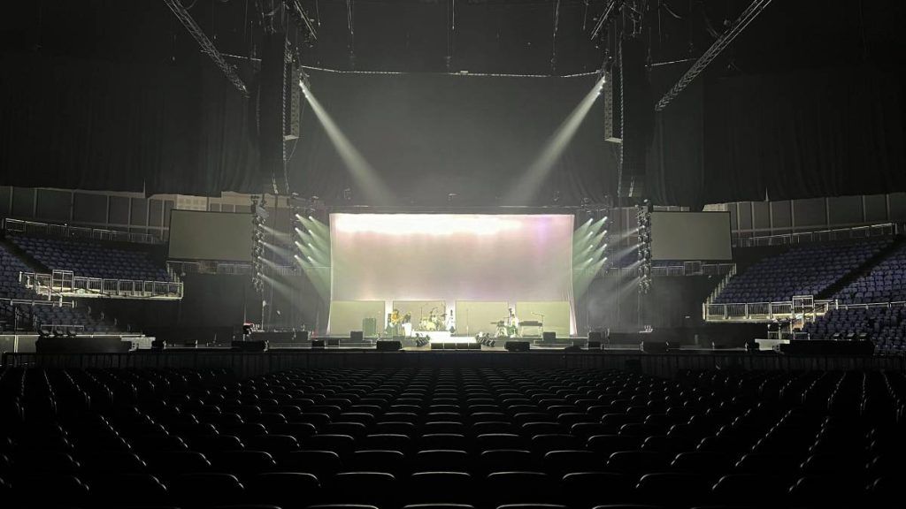 L-Acoustics K series concert sound system deliver a powerful rock show that ranges from intimate moments to thunderous crescendos