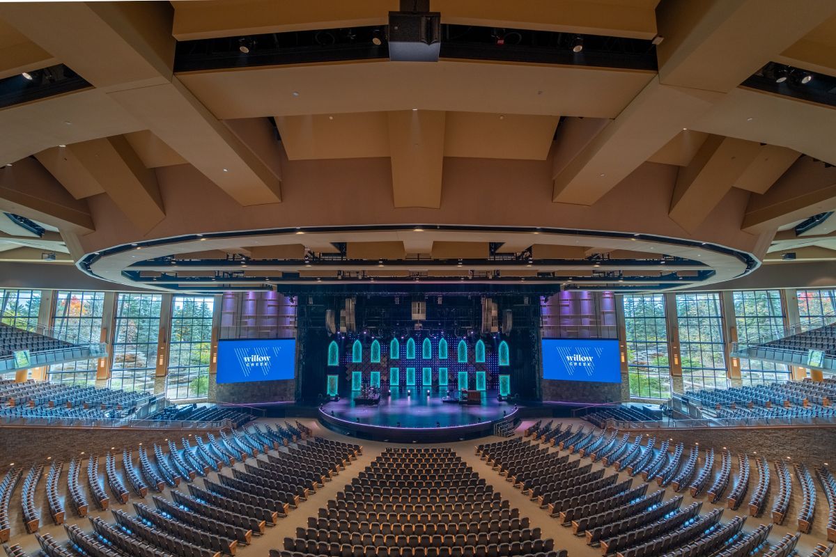 Willow Creek Leads Worship Audio Innovation with L-Acoustics L Series Professional Sound System Installation featured image