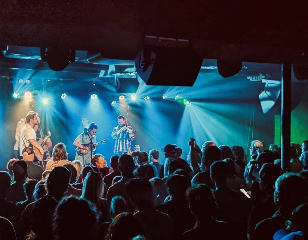 Woodlands Tavern recently replaced its aging Main Stage PA with a new A Series-based loudspeaker system from L-Acoustics