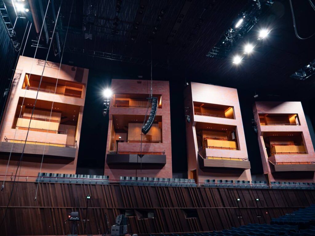 The compact and lightweight L-Acoustics K3 concert sound system has reduced set up time for the venue