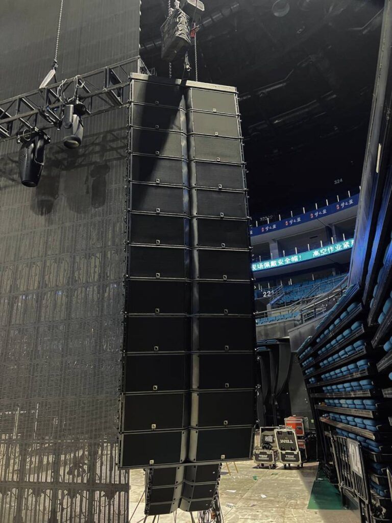 Twelve L-Acoustics K2 and three L-Acoustics K3 speakers provided side-fill coverage per side