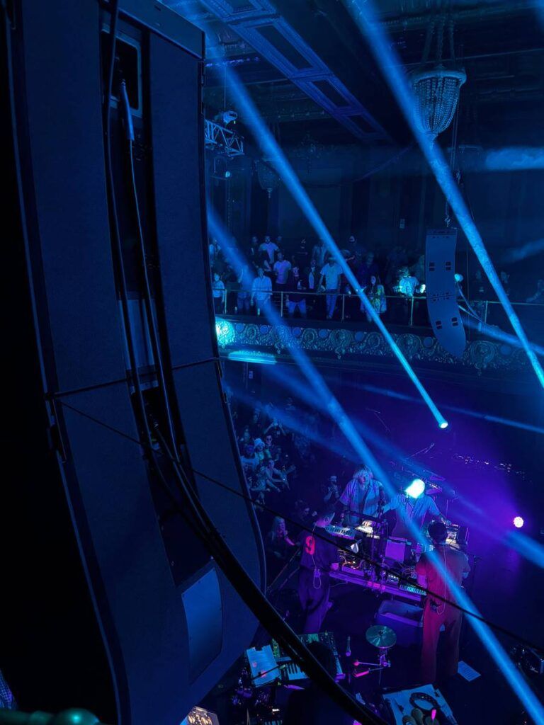 The L Series arrays have nicely resolved the San Francisco venue’s sightline and onstage noise challenges (photo credit: Kelly McDowell)